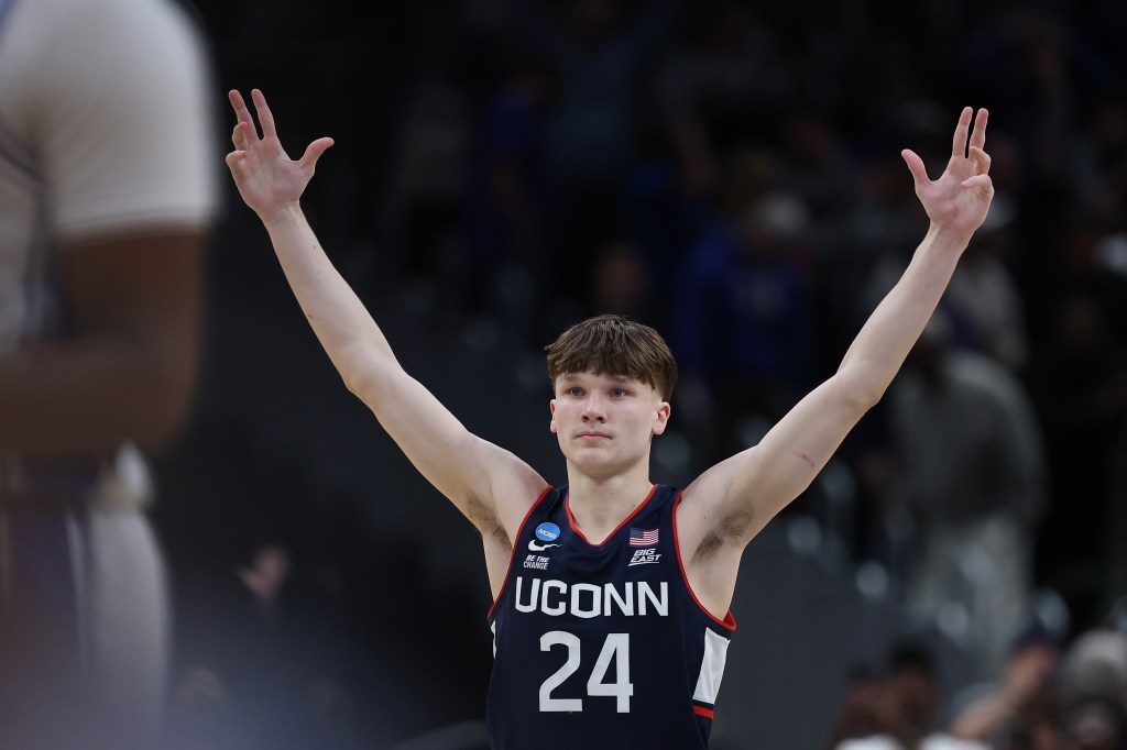 UConn star announces he will return for 2026-27 season