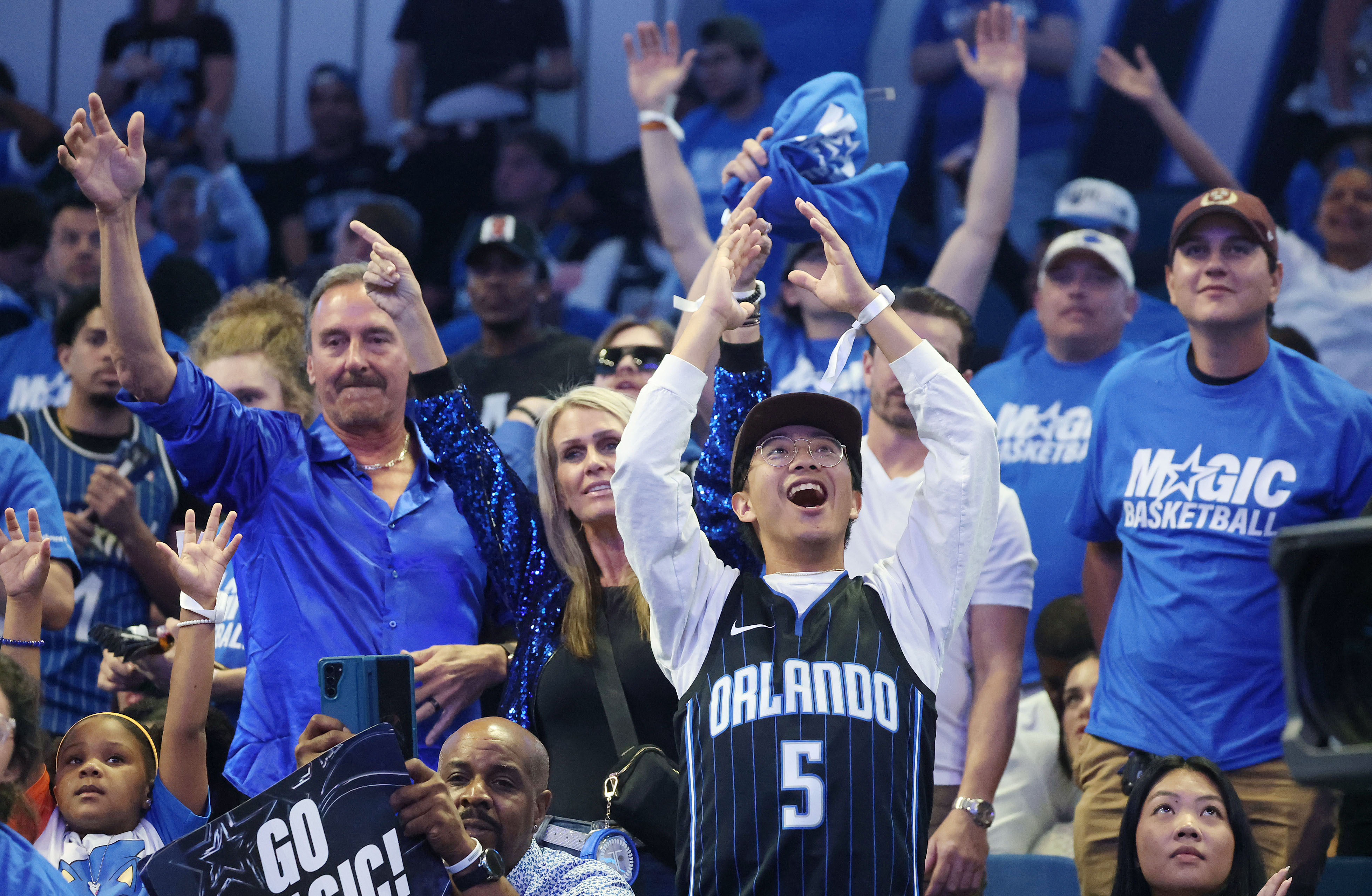 Orlando fans cheer during the Charlotte Hornets at Orlando Magic...