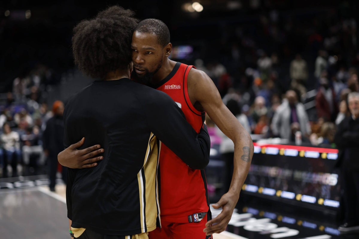 How Kevin Durant left a lasting mark on Kyshawn George’s last game of the season