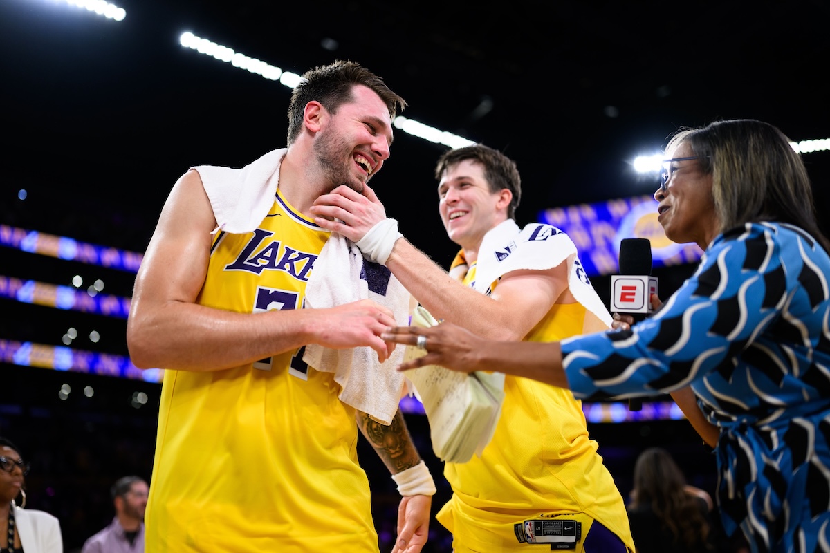 Lakers Lose Reaves as Playoff Outlook Continues to Trend Down