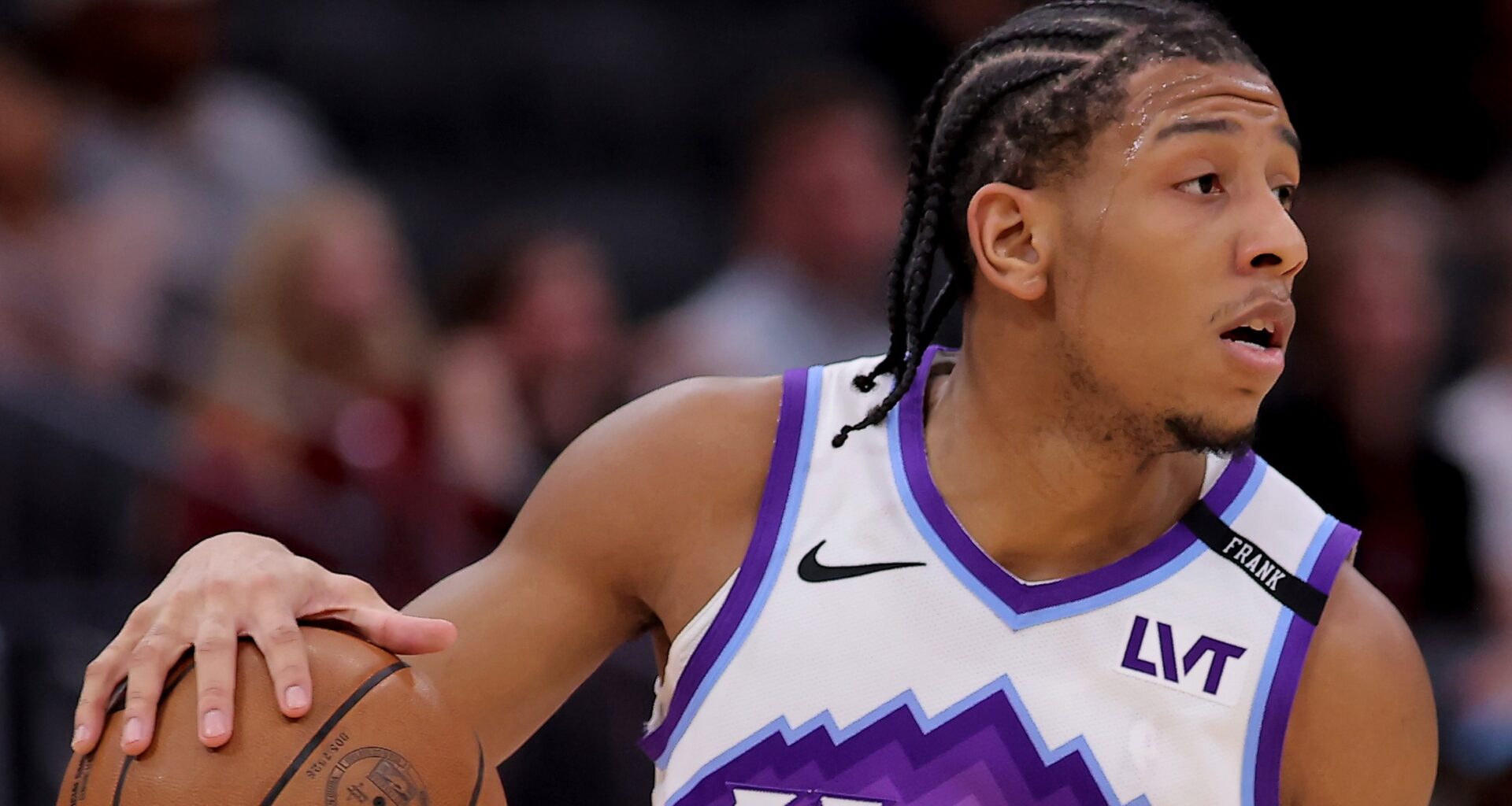 Feb 21, 2026; Auburn, Alabama, USA; Kentucky Wildcats guard Denzel Aberdeen (1) runs a play against the Auburn Tigers during the first half at Neville Arena. Mandatory Credit: John Reed-Imagn Images
