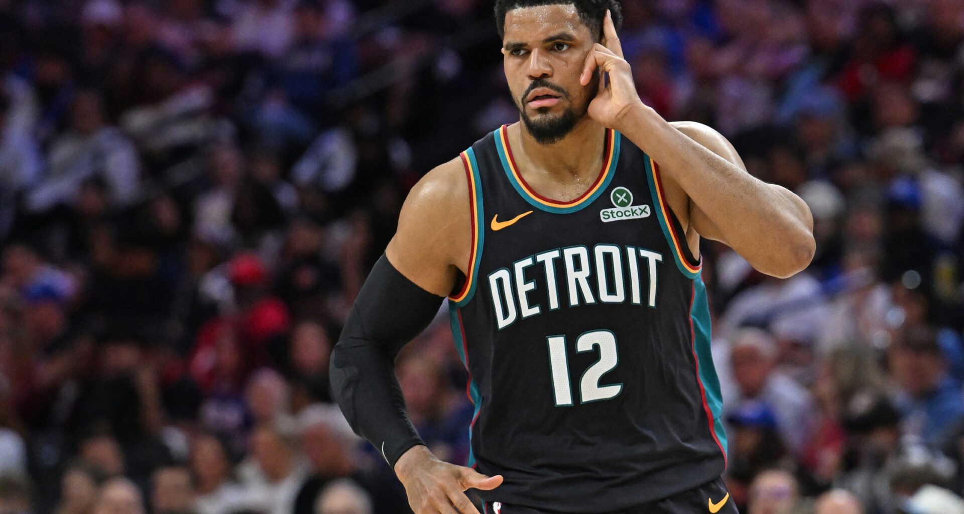 Nobody Wins in Tobias Harris vs. 76ers Fans Discourse