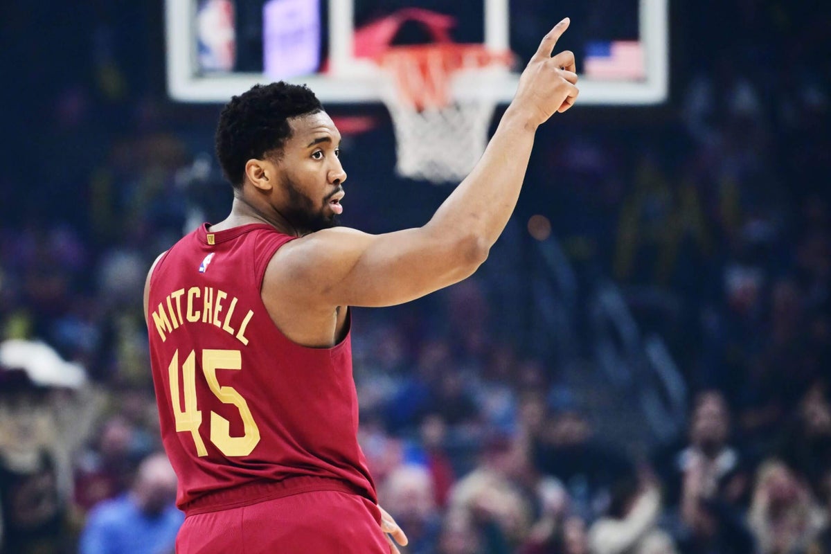 Donovan Mitchell drops two defenders with one ankle breaker in Cavaliers’ win