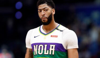 New Orleans Pelicans forward Anthony Davis (23) reacts against the Phoenix Suns at Talking Stick Resort Arena.