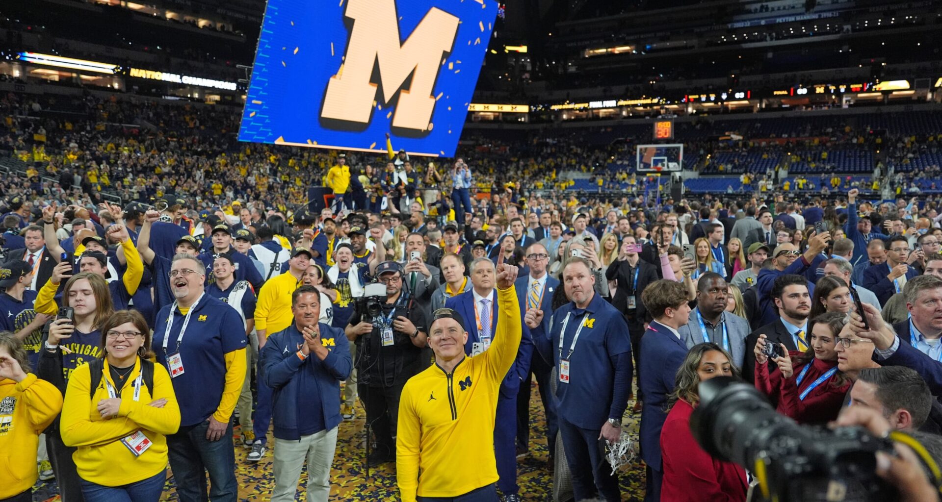 Ncaa Uconn Michigan Basketball