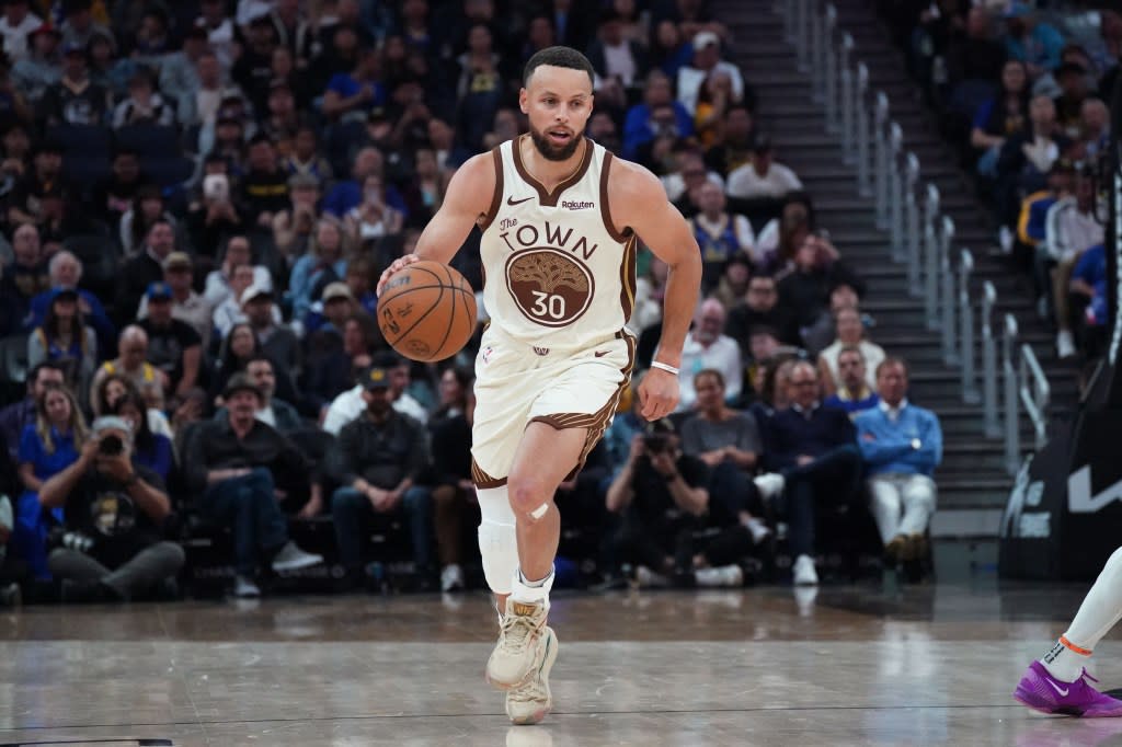 Golden State Warriors guard Stephen Curry (30) dribbles against the Sacramento Kings in the third quarter at Chase Center. IMAGN IMAGES via Reuters Connect