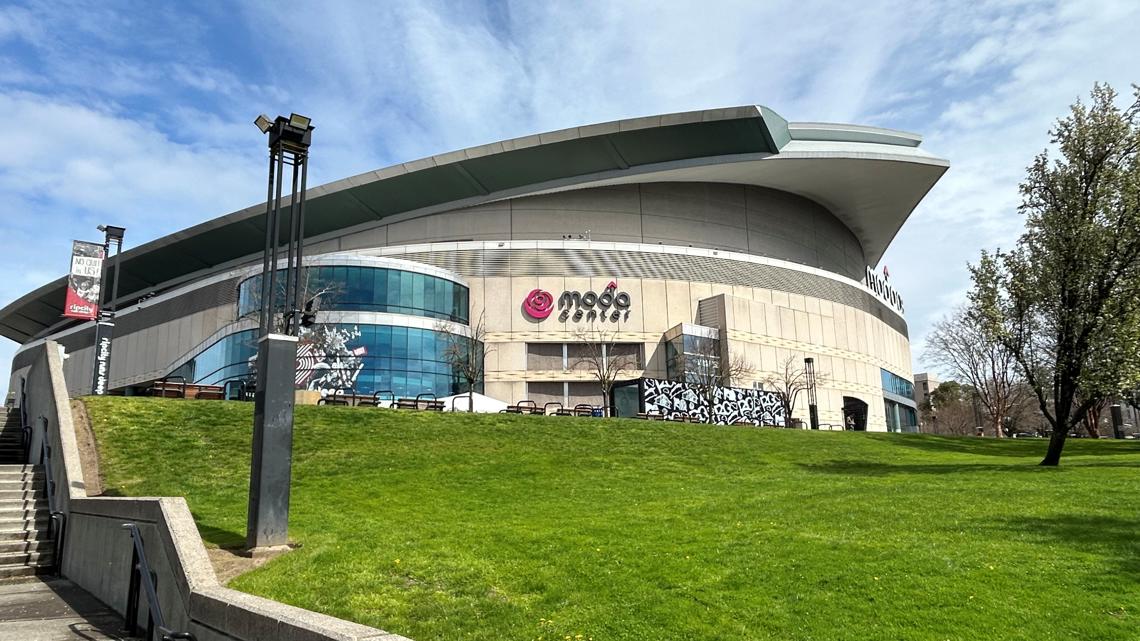 Blazers fans push for a better Moda Center deal, calling plan a 'rip off' for taxpayers