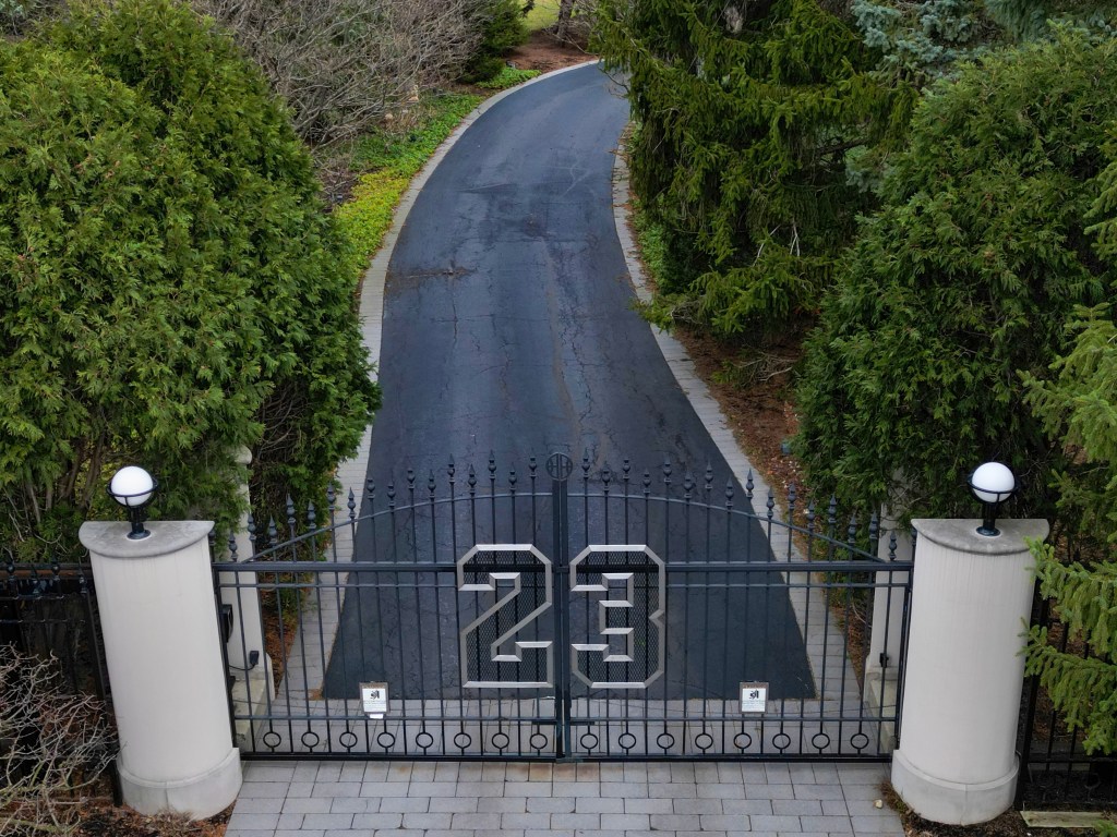 Forces of North Shore NIMBYism are about as indomitable as Michael Jordan once was