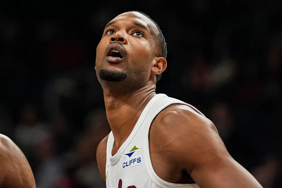 Cavaliers center Evan Mobley watches a first-half shot at the Atlanta Hawks, April 10, 2026.