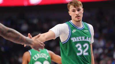 Is Cooper Flagg playing tonight vs the Los Angeles Lakers? Latest update on the Dallas Mavericks star's injury report (April 5, 2026)