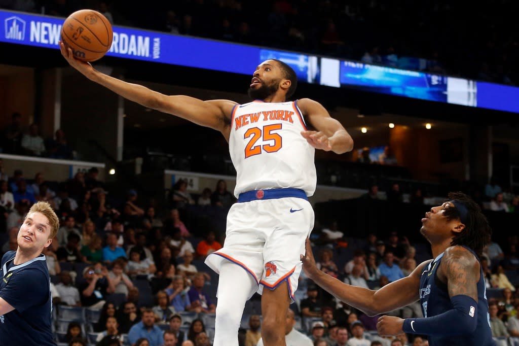 Mikal Bridges, who scored 24 points, goes up for a layup during the Knicks’ win over the Grizzlies. Petre Thomas-Imagn Images