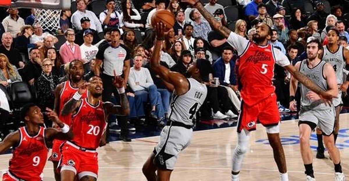 Spurs Surge Past Clippers With Fourth-Quarter Barrage