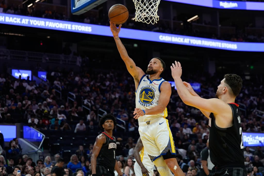 Golden State hosts the Lakers on Thursday. Curry will reportedly be limited to around 25 minutes. AP