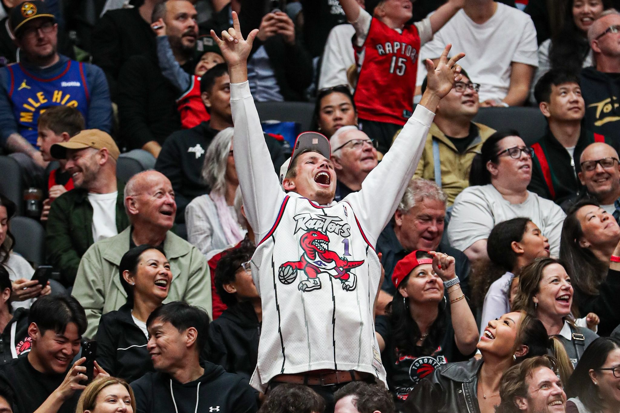 vancouver fans raptors