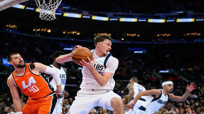 Is Cooper Flagg playing tonight vs the Los Angeles Clippers? Latest update on the Dallas Mavericks star's injury report (April 7, 2026)