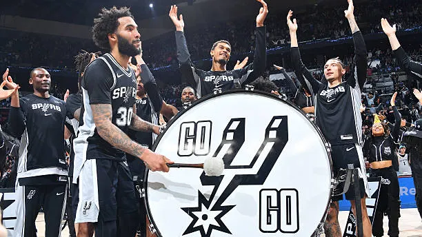 Spurs starter gives 76ers major backhanded compliment for releasing him image