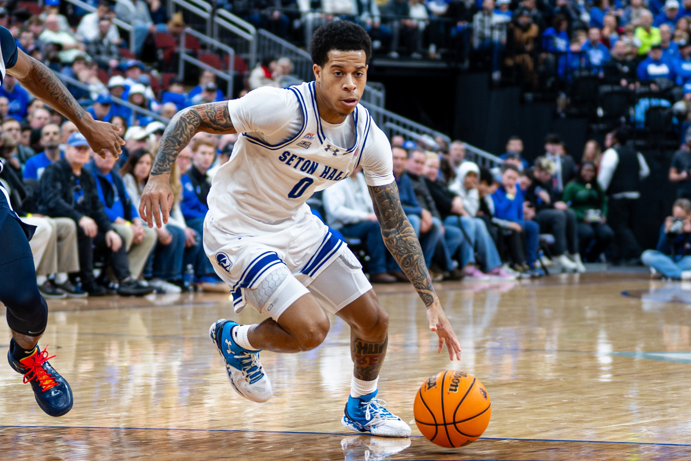 BUDD CLARK (0) of the Seton Hall Pirates drives the ball during an NCAA men’s basketball game at Prudential Center in Newark, United States, on January 17, 2025 (Photo by Dan Squicciarini/NurPhoto via Getty Images).