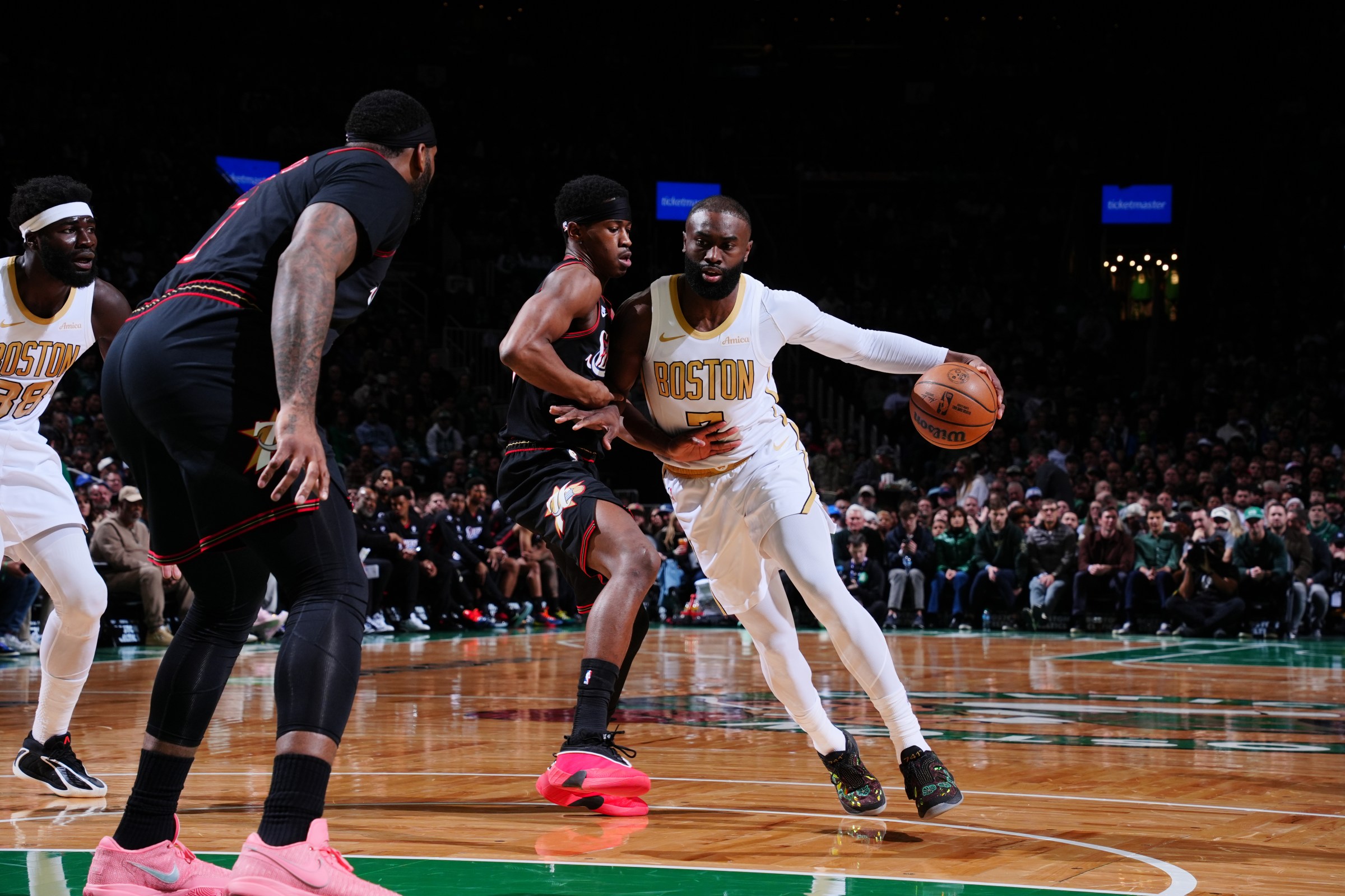 BOSTON, MA - MARCH 1: Jaylen Brown #7 of the Boston Celtics drives to the basket during the game against the Philadelphia 76ers on March 1, 2026 at TD Garden in Boston, Massachusetts. NOTE TO USER: User expressly acknowledges and agrees that, by downloading and/or using this Photograph, user is consenting to the terms and conditions of the Getty Images License Agreement. Mandatory Copyright Notice: Copyright 2026 NBAE (Photo by Brian Babineau/NBAE via Getty Images)