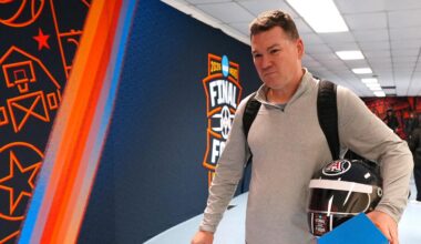 Tommy Lloyd staying at Arizona: Wildcats coach turns down massive offer from North Carolina