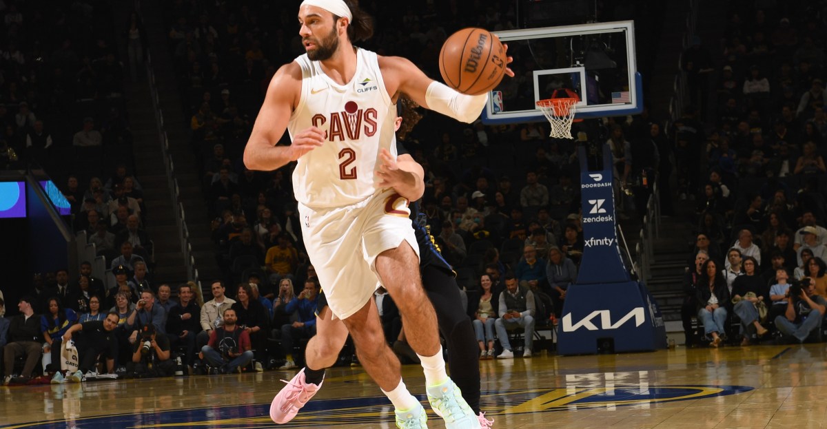 Cavs outlast shorthanded Warriors 118-111 for ugly win