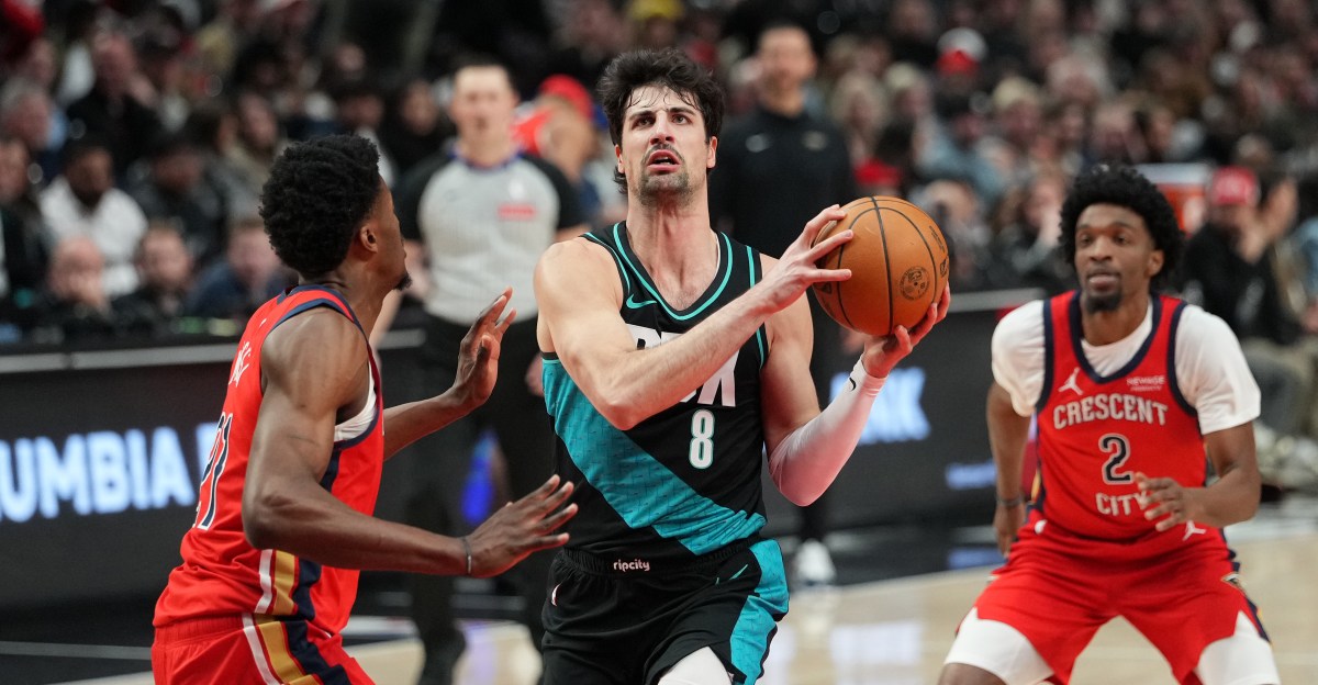 Long-Range Offense Helps Trail Blazers Down Pelicans