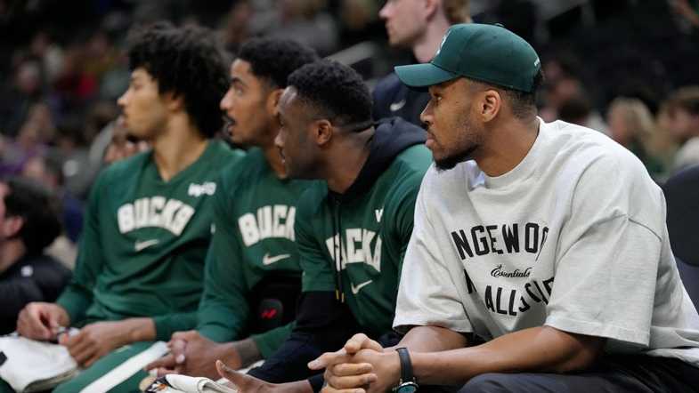 NBA investigating Bucks over handling of Giannis' injury