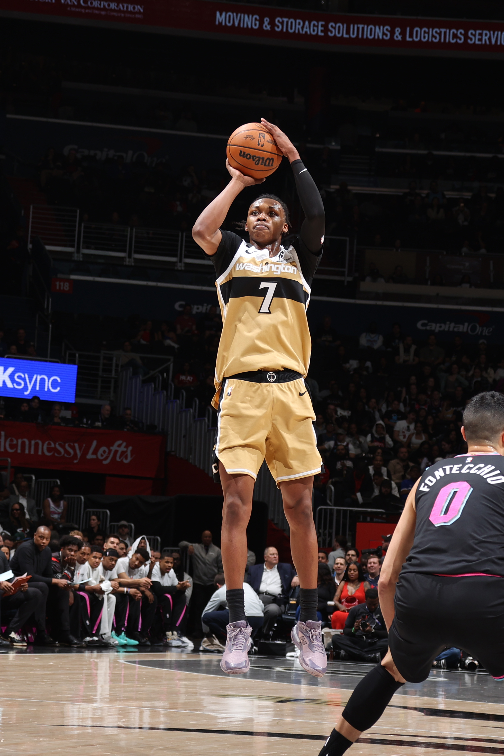 Bub Carrington shot 6-7 from three-point range in the Wizards loss to the Miami Heat.