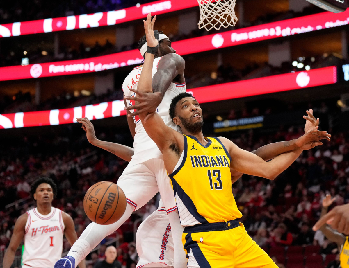 Hawks sign last year's NBA Finals center