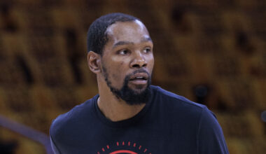 Kevin Durant frustrated after being ruled out of Game 1 vs. Lakers