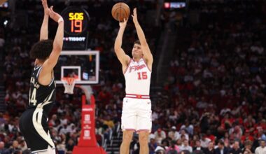 Rockets win fourth in a row vs. Bucks 119-113