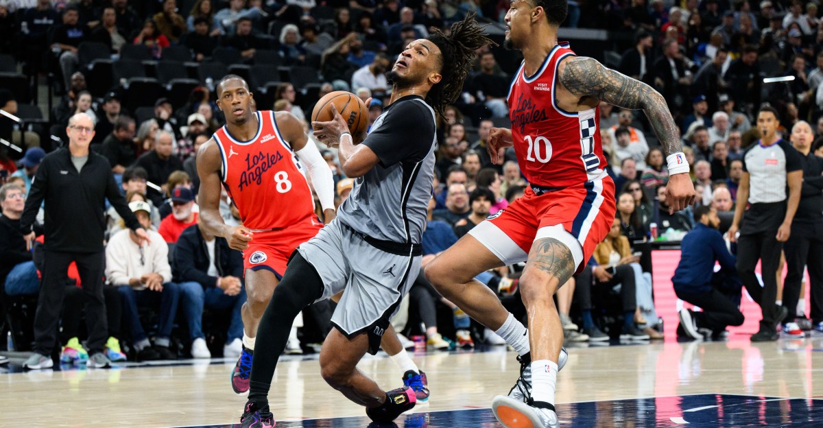 Highlights: Spurs guard trio combine for 61 points in win over Clippers