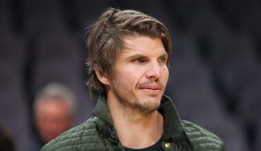 Kyle Korver looking on