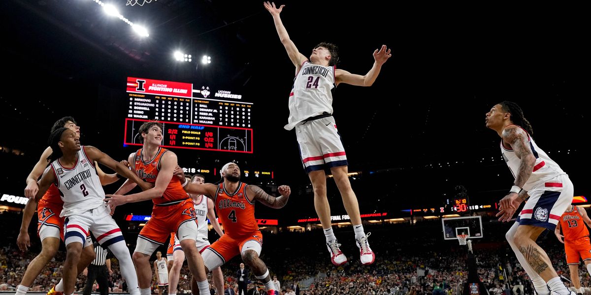 Freshmen Braylon Mullins and Keaton Wagler shine as others struggle in UConn's win over Illinois