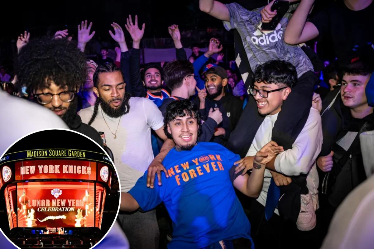 Knicks fans can hurl eggs at comedian in Hawks garb in NBA playoff stunt