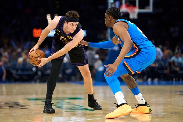 Lakers' Austin Reaves questionable vs. Mavericks on Sunday