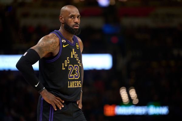 Lakers rule LeBron James out vs. Thunder with foot soreness