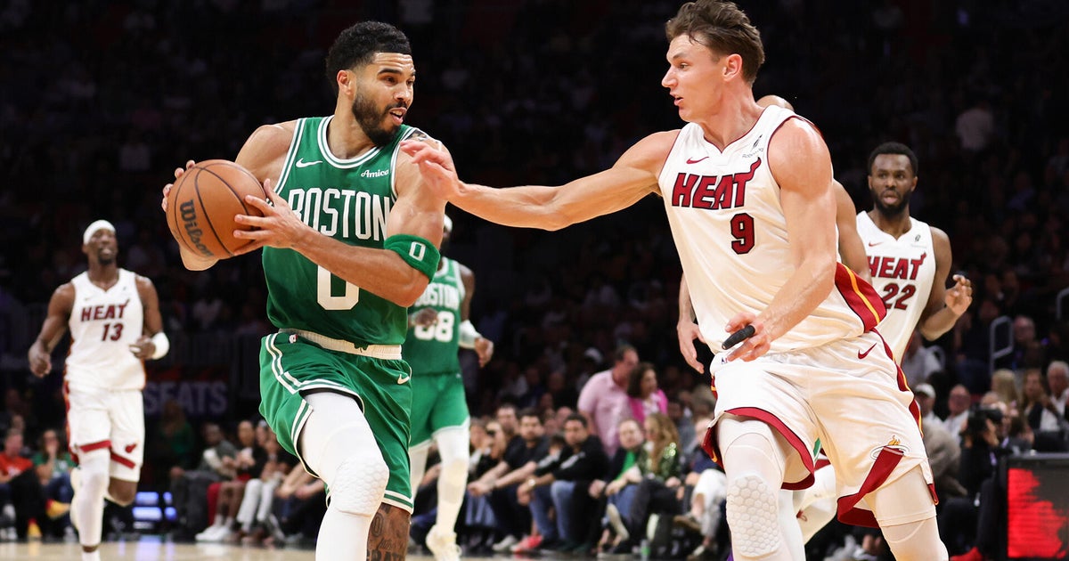 Brown scores 43, Tatum has triple-double and Celtics run away from Heat, 147-129
