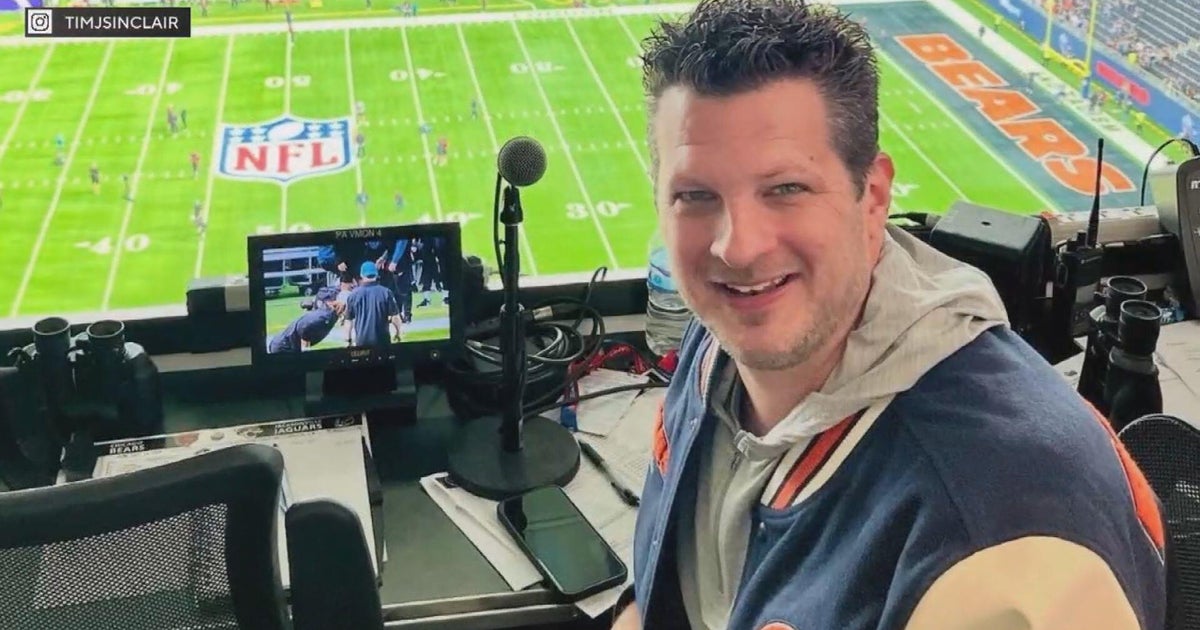 How Tim Sinclair became the voice of the Bears, the Bulls, the Fire and the Illini