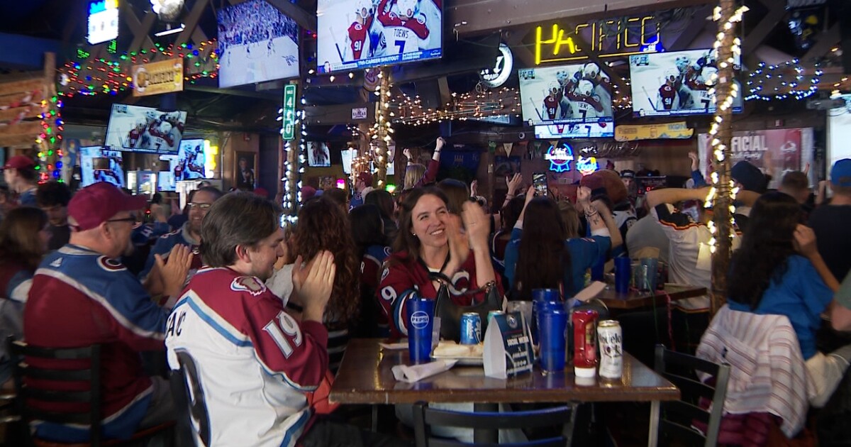 Denver fans celebrate sports-filled Saturday at Stoney's