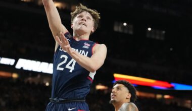 Mullins decides to return to UConn instead of making jump to NBA