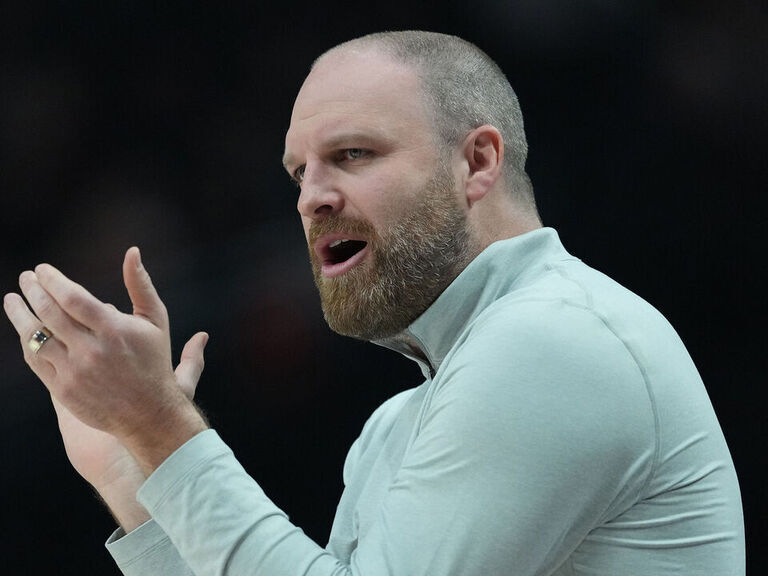 Report: Bucks showing serious interest in ex-Grizzlies coach Jenkins