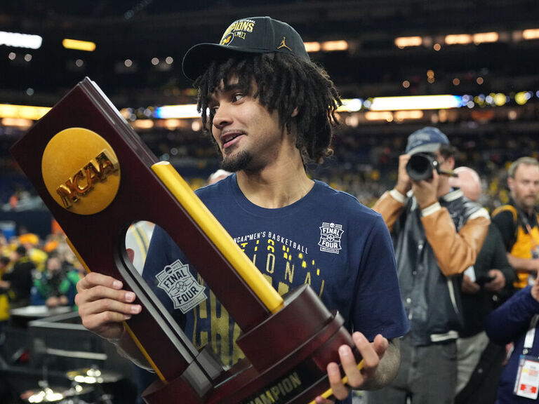 Michigan's Cadeau agrees to deal to return for senior year