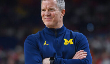 Report: May turns down UNC; Bulls' Donovan open to job