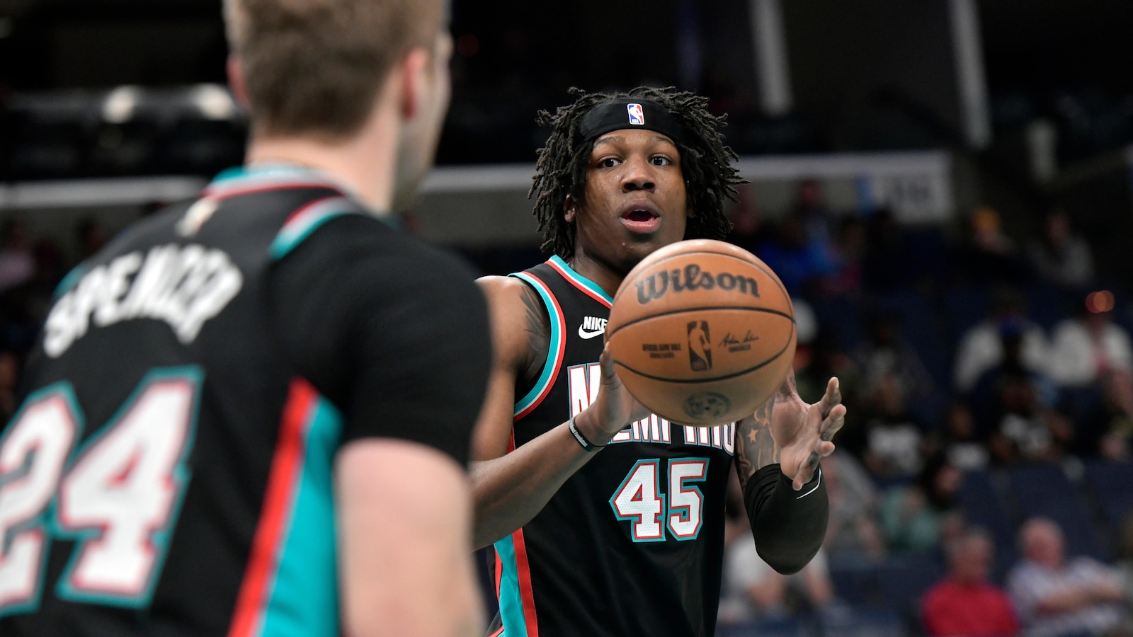 Grizzlies match NBA record by making 29 3-pointers in loss to Cavaliers