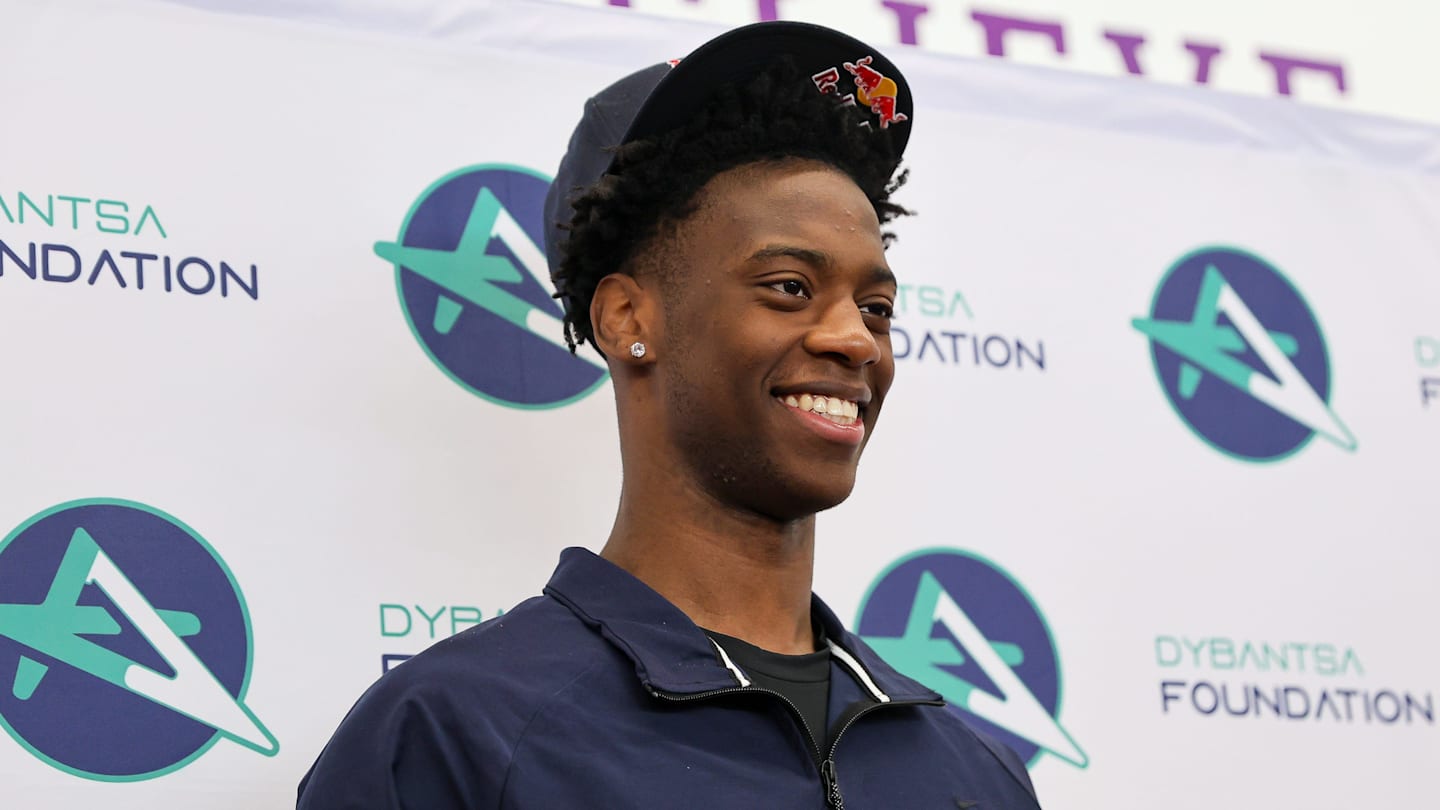 Brockton’s AJ Dybantsa spends time with Davis School students after declaring for the 2026 NBA Draft at Davis School (K-8) in Brockton, Massachusetts on Thursday, April 23, 2026.t