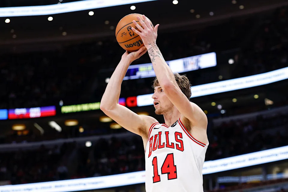 Oct 29, 2025; Chicago, Illinois, USA; Chicago Bulls forward Matas Buzelis (14) shoots against the Sacramento Kings during the first half at United Center. Mandatory Credit: Kamil Krzaczynski-Imagn Images