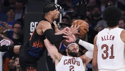 Knicks beat Cavaliers, 109-93, in Game 2 to win ninth consecutive playoff game