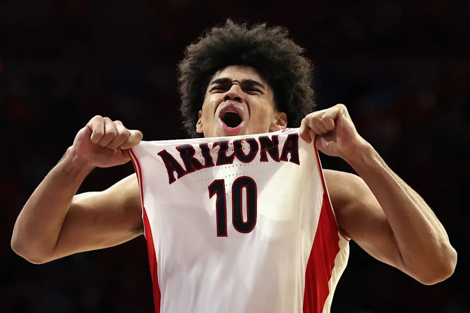 Koa Peat #10 of the Arizona Wildcats