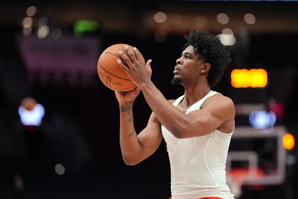 Portland Trail Blazers guard Scoot Henderson warms up before the game against the New York Knicks at Moda Center.