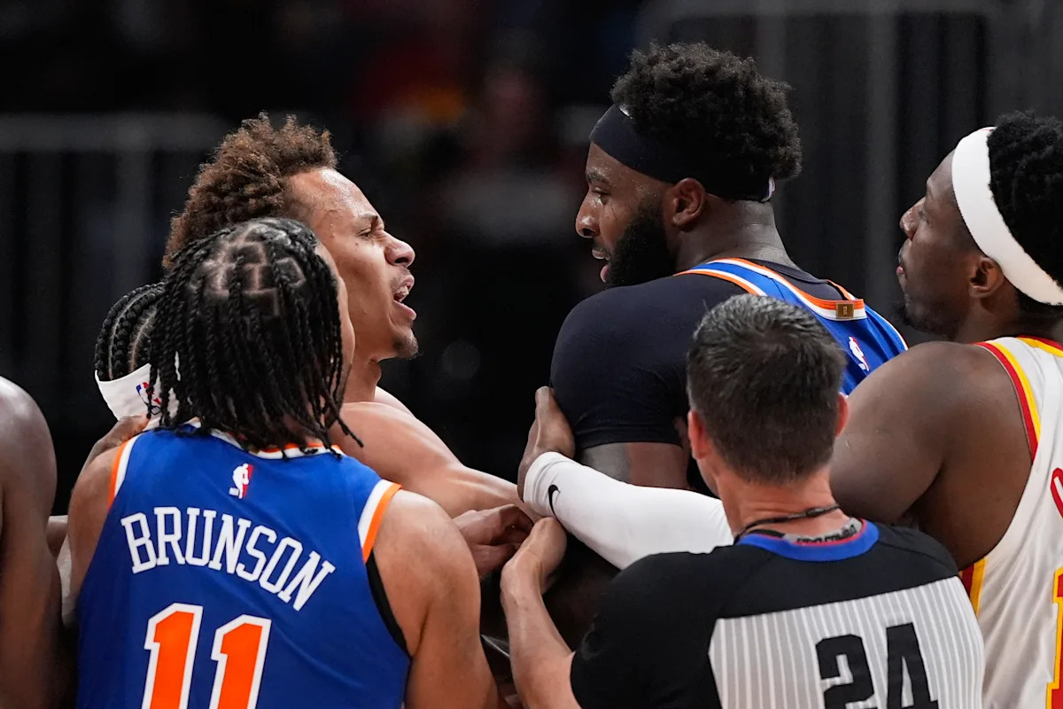 Robinson fined $50,000, Daniels fined $25,000 for roles in Knicks-Hawks altercation
